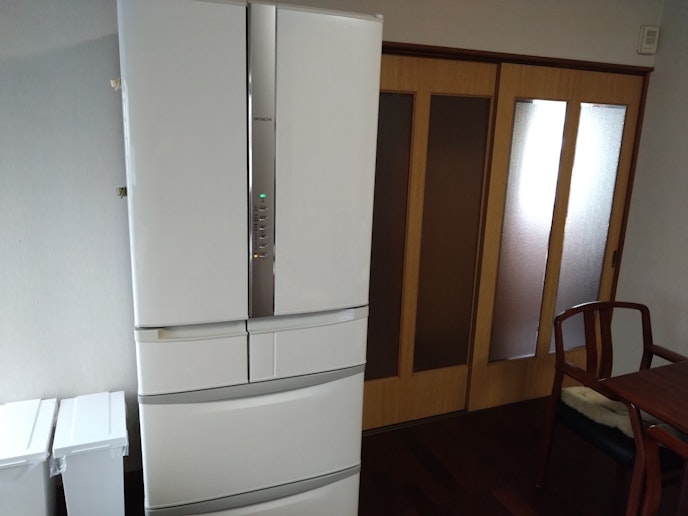 500L冷蔵庫。ホストとのシェアになります。