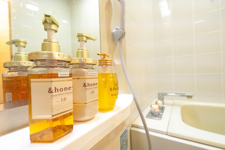 ＆Honeyシリーズのバスアメニティを用意しています。