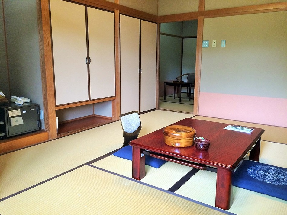 Next room of 3 tatami mats in front