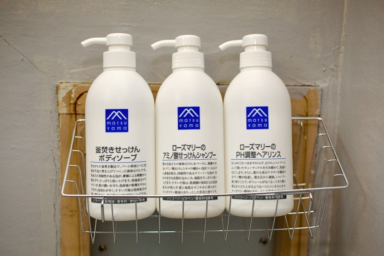 シャンプー、リンス、ボディーソープはご用意してございます。松山油脂の製品を使用しています。