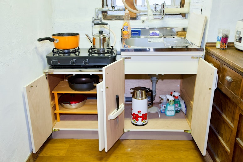 調理に必要な道具類を揃えています。