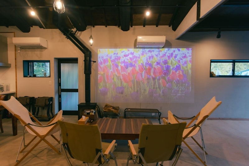 リビング、プロジェクター