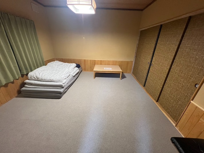 和室　敷布団　無圧敷布団ご用意　お子様枕などございます　（防ダニ防虫防疫対策処理済）