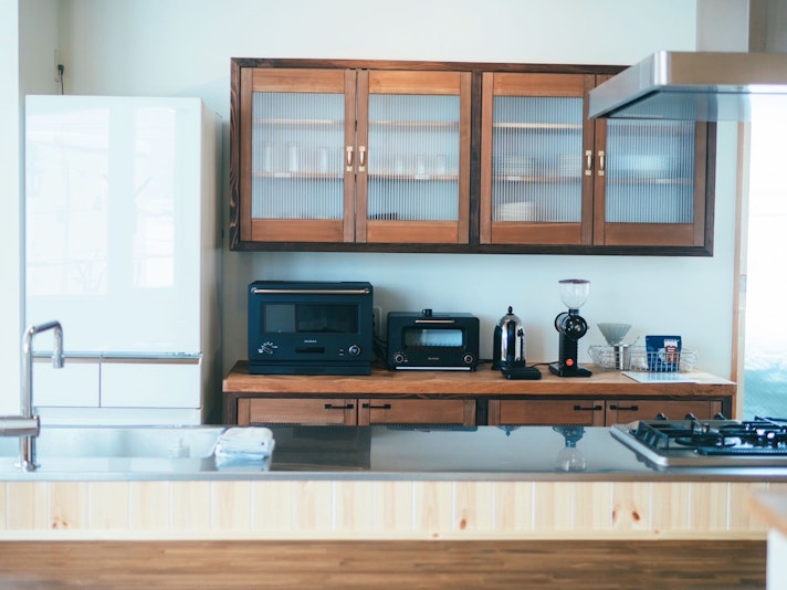 本格的な調理ができるキッチンと調理器具類