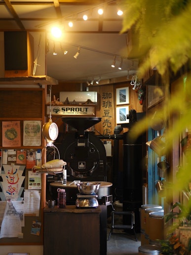 Camp&Go１階部分にある「SPROUT 珈琲焙煎室」 珈琲豆を焼いた香ばしい香りが広がります