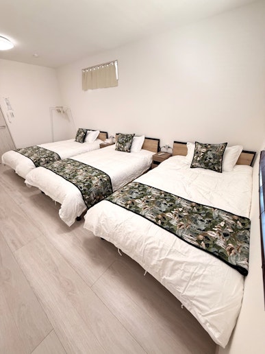 １.２ｍセミダブルベッド３台