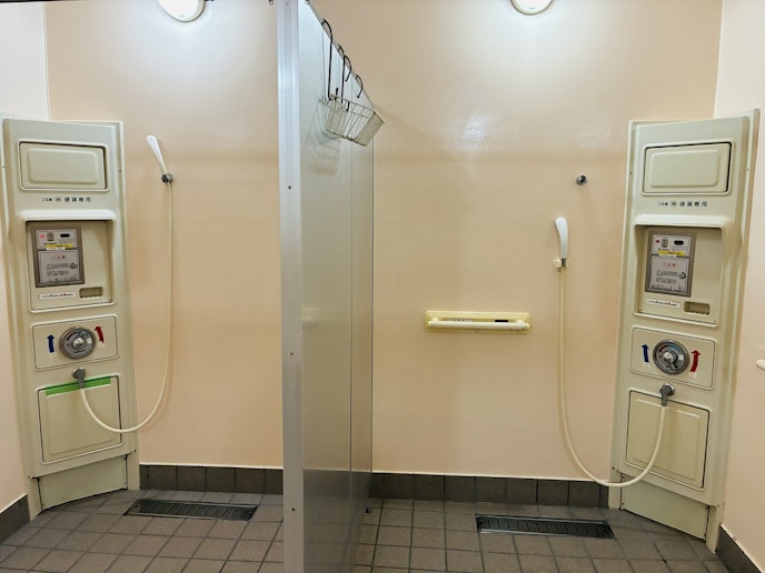 男子シャワー２　女子シャワー４