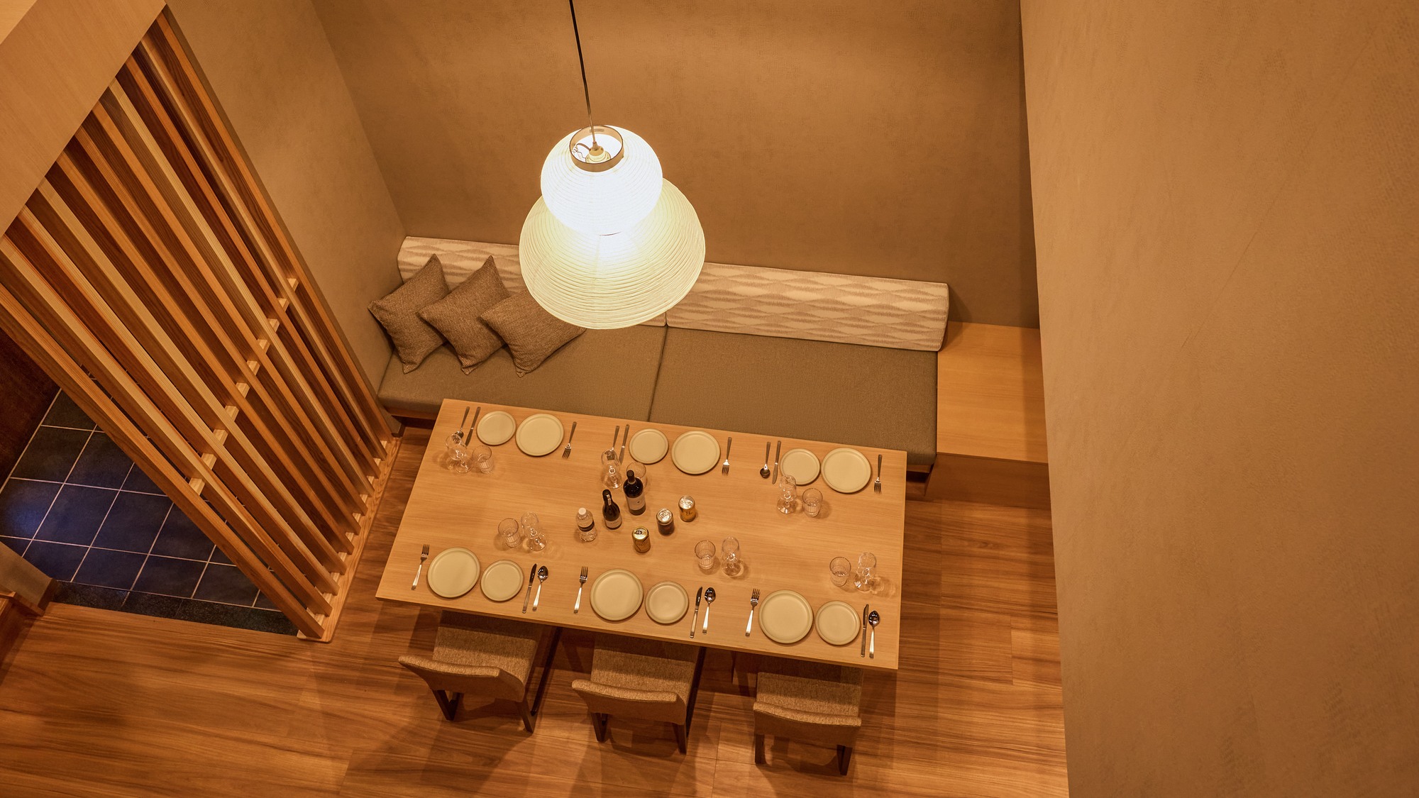 【B】ダイニング