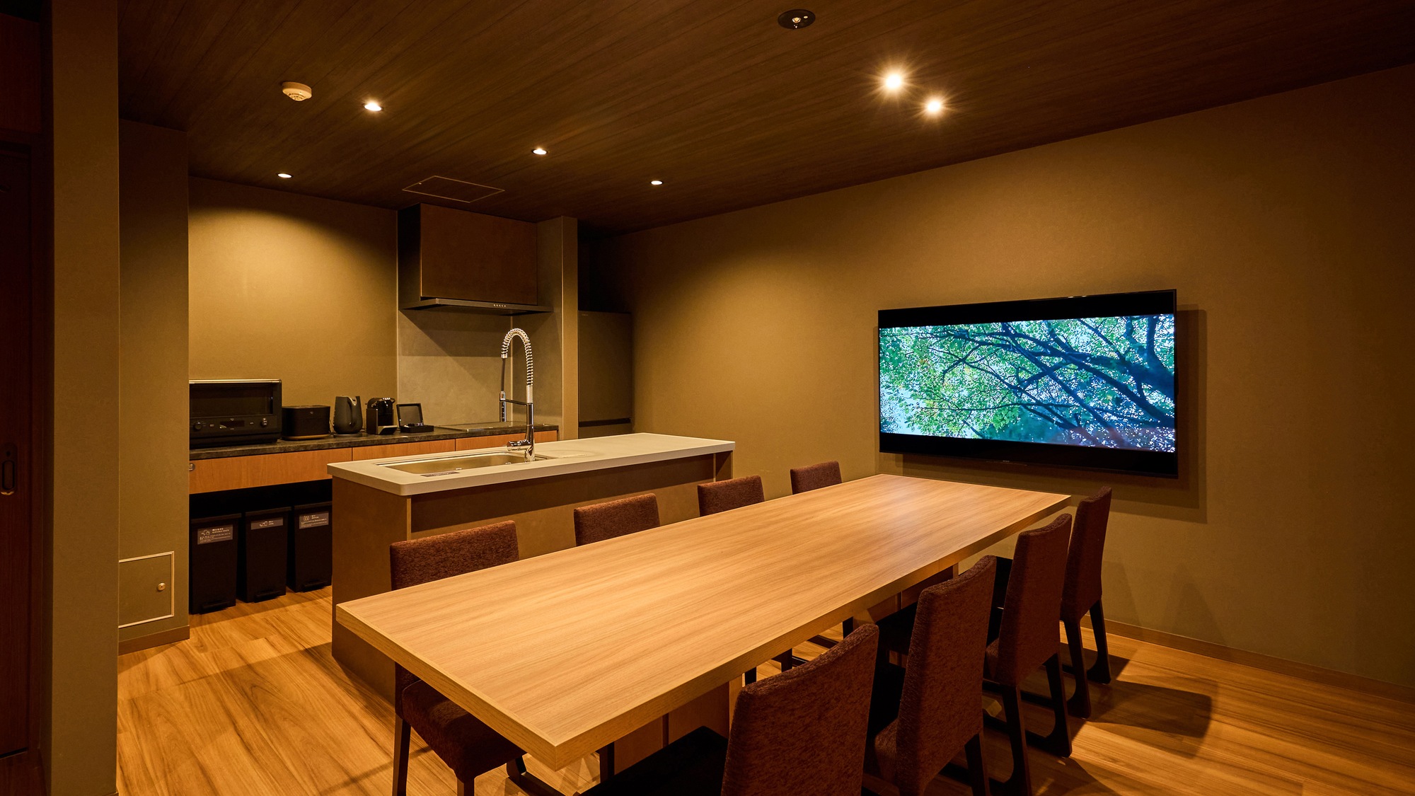 【Bサウナ】ダイニング