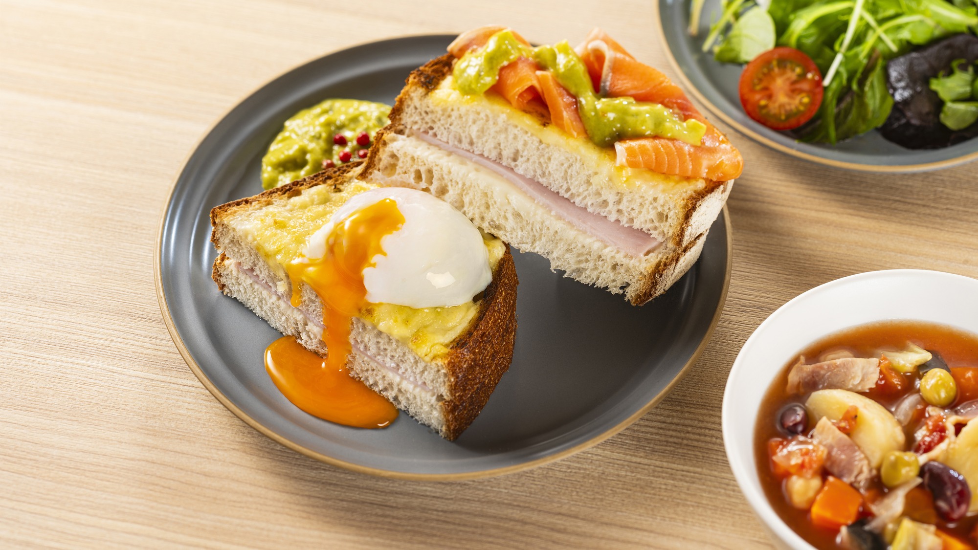 【プレオープン★アンケートあり】和・洋選べるシルクサーモンの朝ごはんをお部屋で（朝食付／1〜5名分）