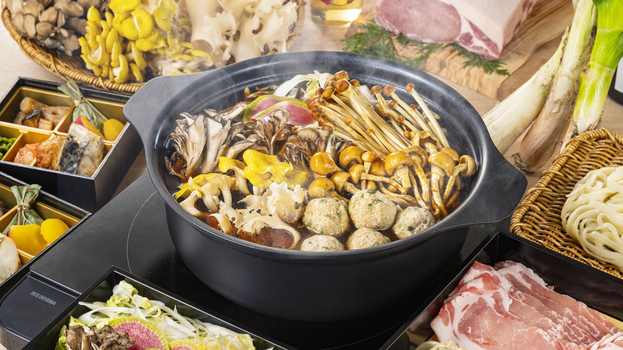 【食事：きのこ鍋】様々なきのこの触感や旨味を存分にご堪能下さい