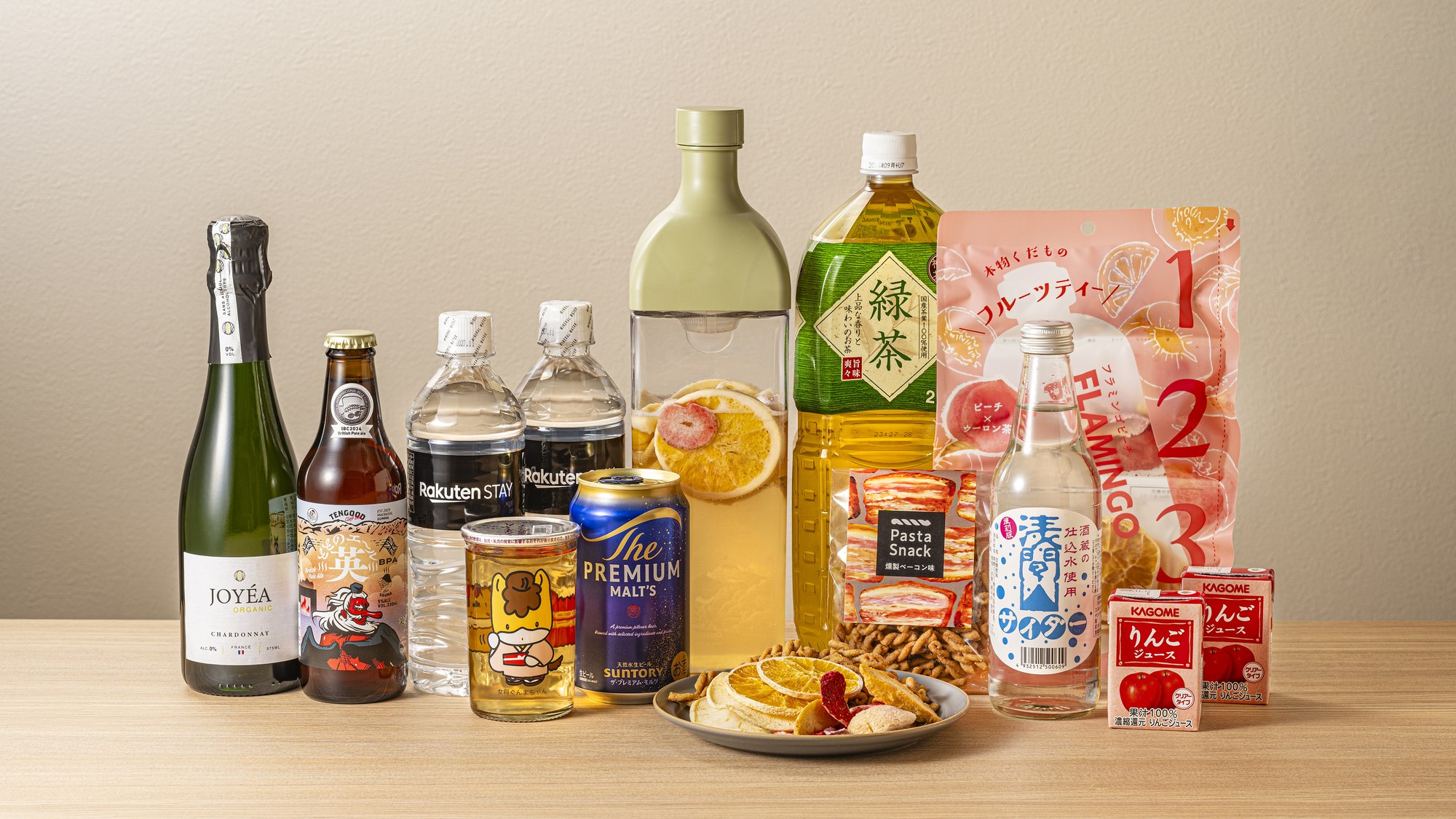 【食事：設備】全室にウェルカムドリンクとスナックをご用意しています