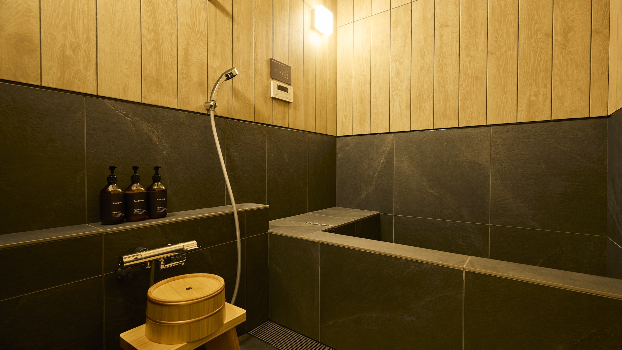 【A：風呂】ゆったりとくつろぎながらお過ごしください(温泉ではありません)