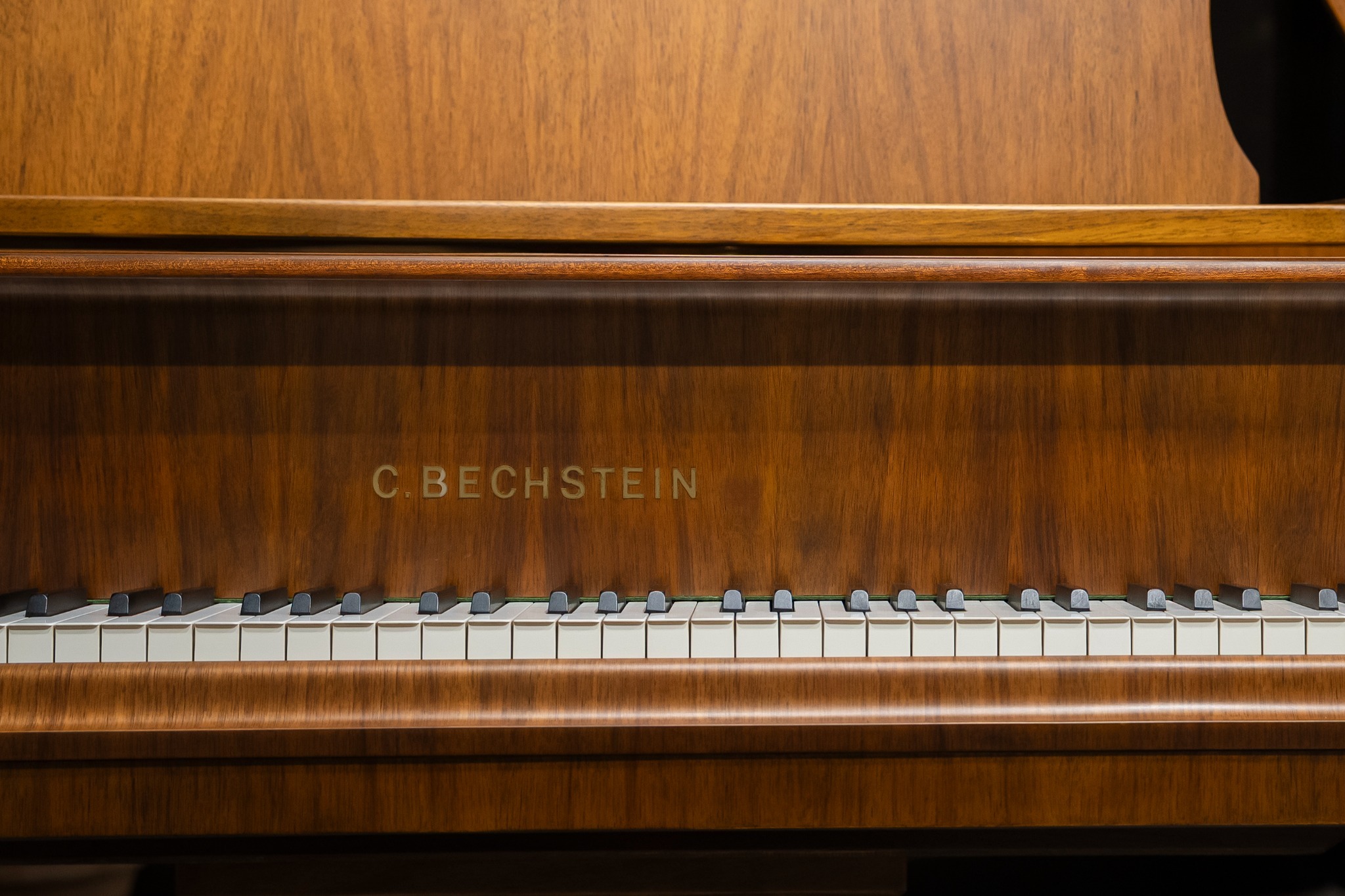 柔らかく豊かで深みのある音色、ぜひ聞きにいらしてください。