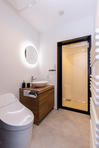 Ensuite bathroom in Bedroom4