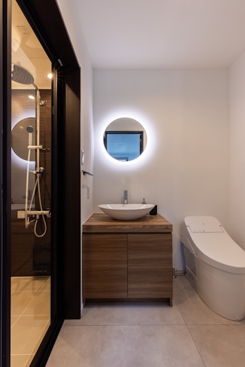 Ensuite bathroom in Bedroom2