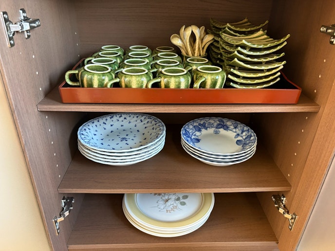 ・【キッチン】和洋様々な食器を取り揃えております。料理に合わせて使い分け可能です