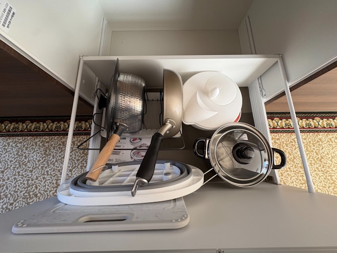 ・【キッチン】お鍋やフライパン等をご用意。ご自宅と変わりなくお料理をお楽しみください