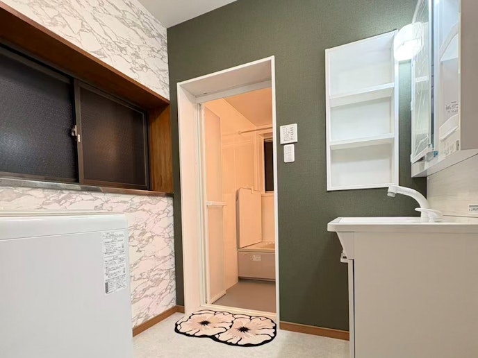 ・【1Fバスルーム】独立型バスルームで、ご友人同士でも安心してご利用いただけます