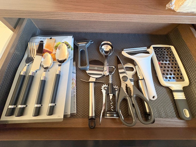 ・【キッチン】キッチンバサミやピーラー、オープナーなど、各種キッチンツールをご用意