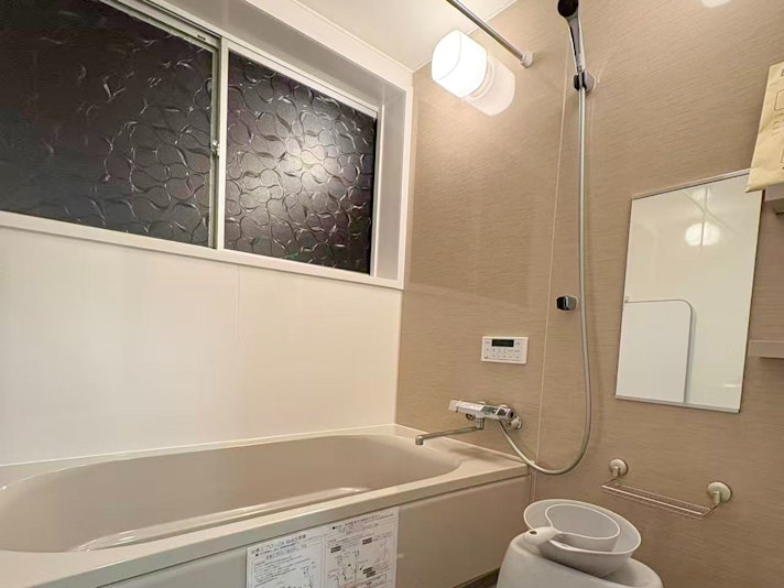 ・【1Fバスルーム】追い焚き機能付きなので好みの湯温に調整できます