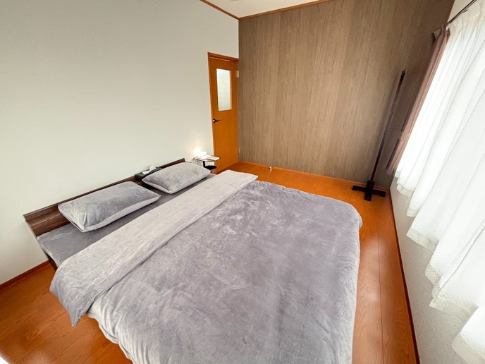 ・【2F寝室（洋室）】明るい日差しとともに、快適にお目覚めいただけます