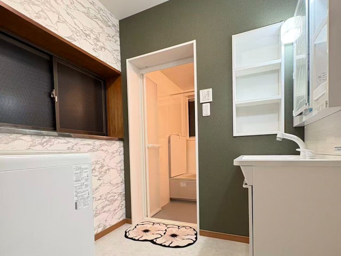 ・【1Fバスルーム】独立型バスルームで、ご友人同士でも安心してご利用いただけます