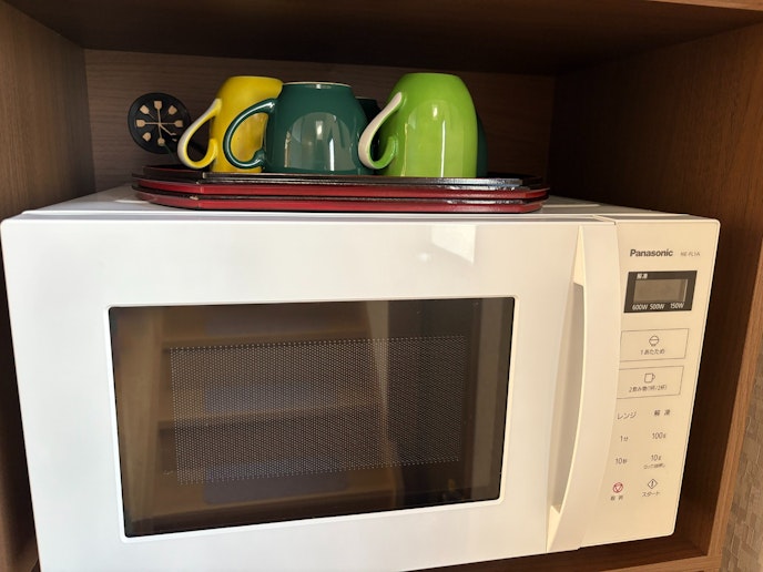 ・【キッチン】使いやすい、大きめボタンの電子レンジを設置しています