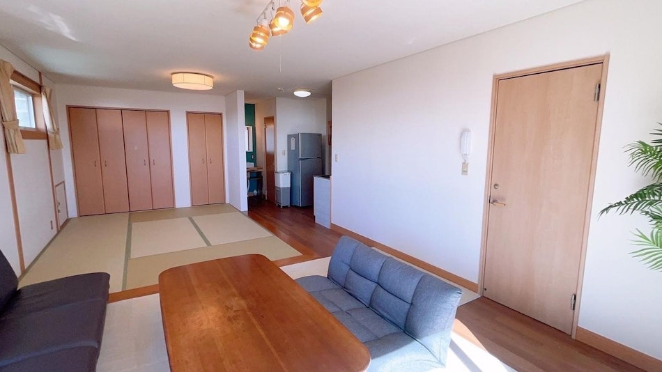 ２階　和洋室　リビング＆和寝室