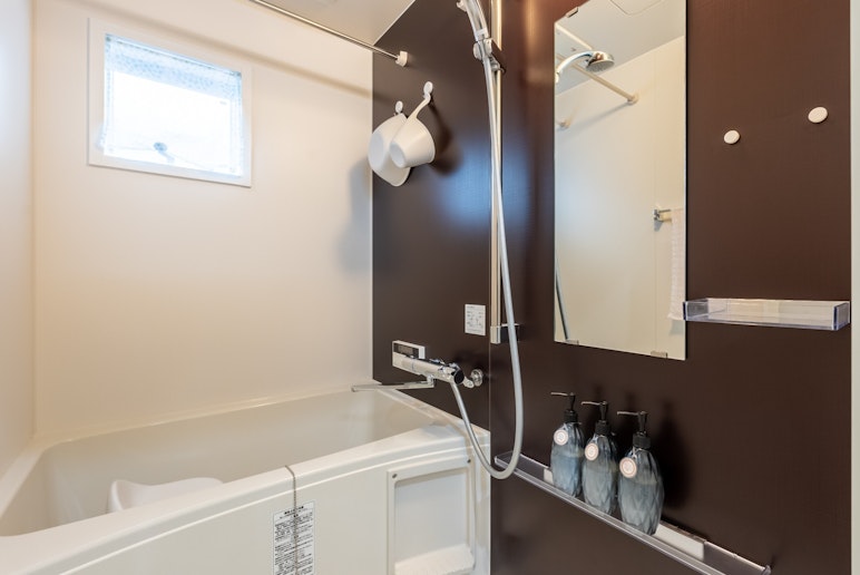 １階：バスルーム（バスタブ有り）