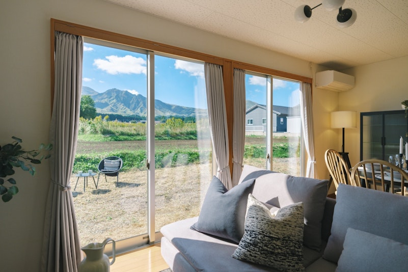 大きな窓が生み出す、圧倒的な開放感