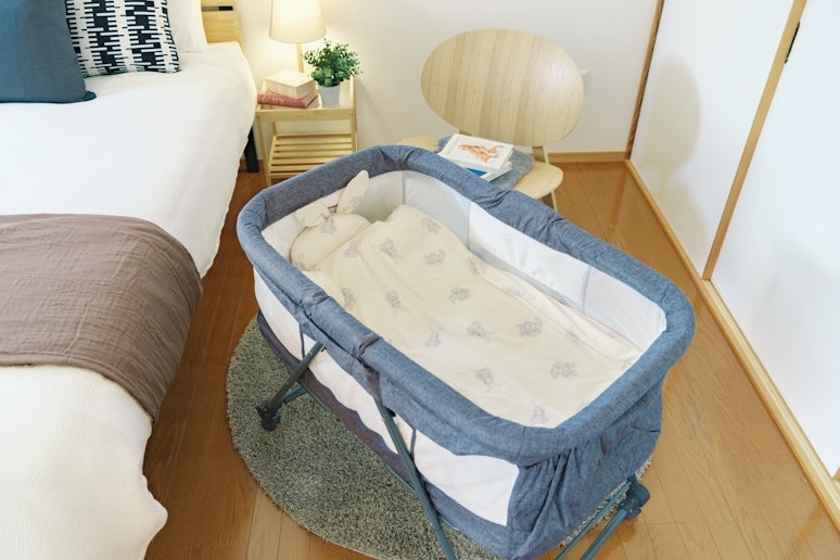 ベビーベッド、小さなお子様連れにも安心