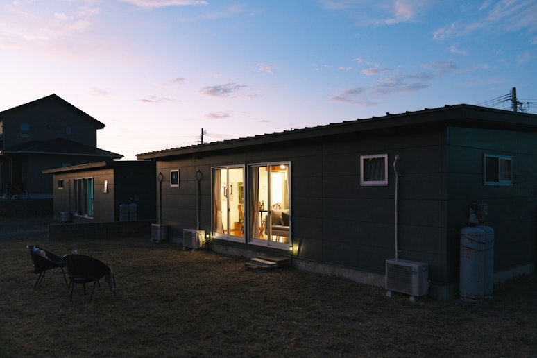 星空と静けさに包まれる、夜のプライベート空間