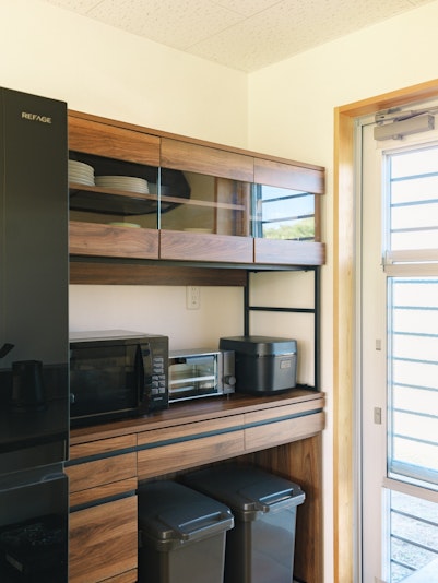 すっきりと整えられた、機能的なキッチンスペース