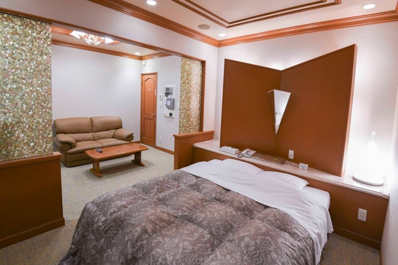 クイーンベッド