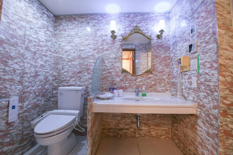 洗面台、トイレ