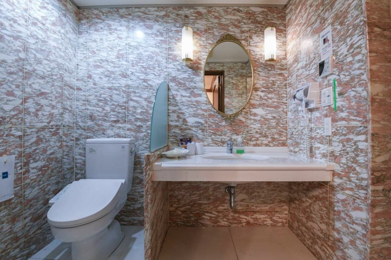 洗面台、トイレ