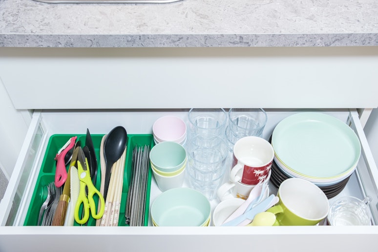 お皿、コップ、カトラリー、お箸など