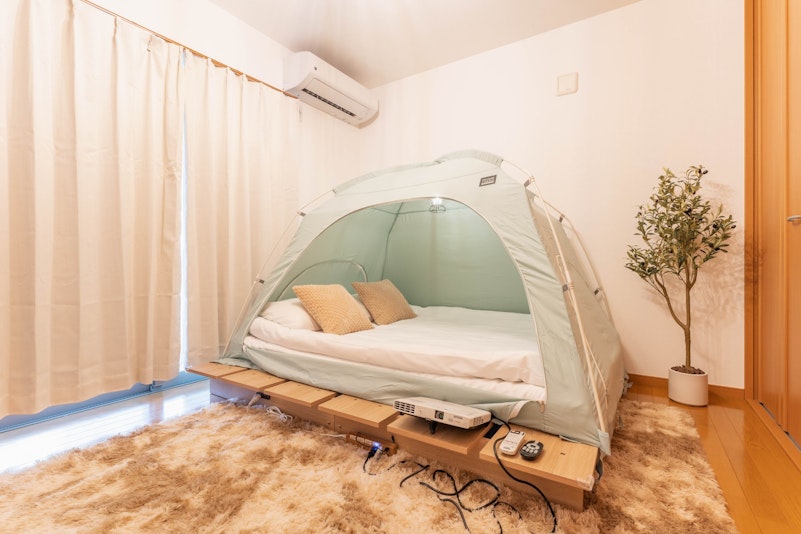 寝室1：ダブルベッド1台