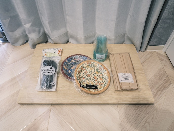 紙皿・紙コップ・割りばし