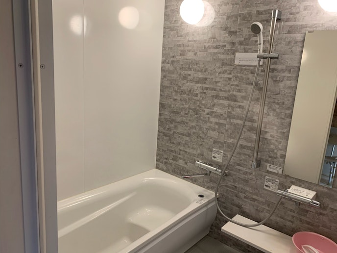 お風呂とシャワーは２か所あります。