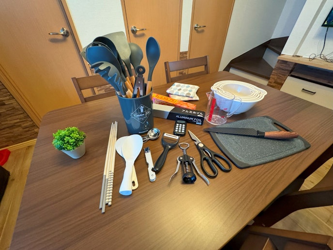 キッチン用品・カラトリー類・お皿等はご自由にお使いください