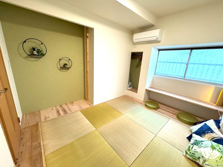 琉球畳の落ち着いた和室