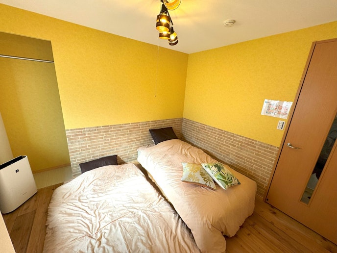 ゲスト人数が多い時にはソファーベットと布団で寝室としいて