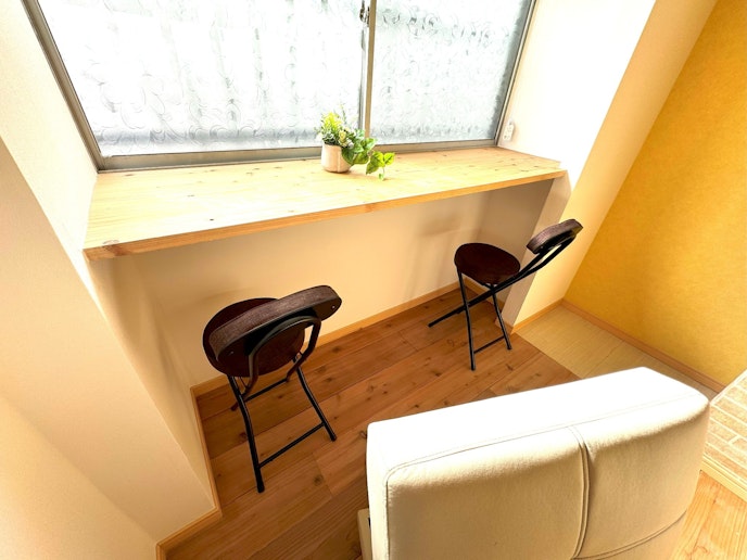 ハイカウンターで読書や団らんも