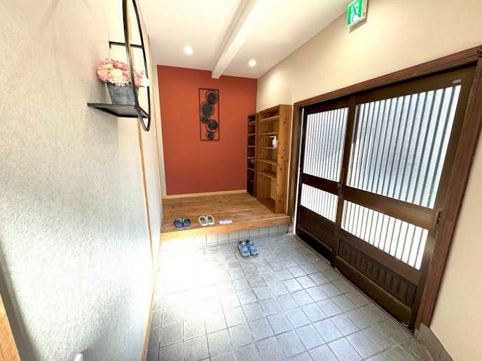 広々としたエントランスで大勢のゲストにも対応