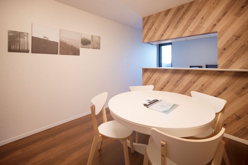 ダイニングテーブル