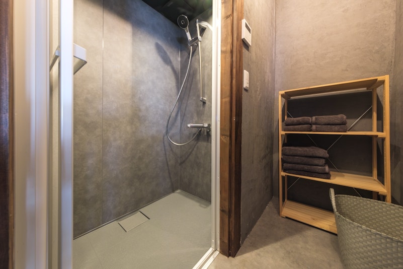 シャワーブースのみ（バスタブなし）