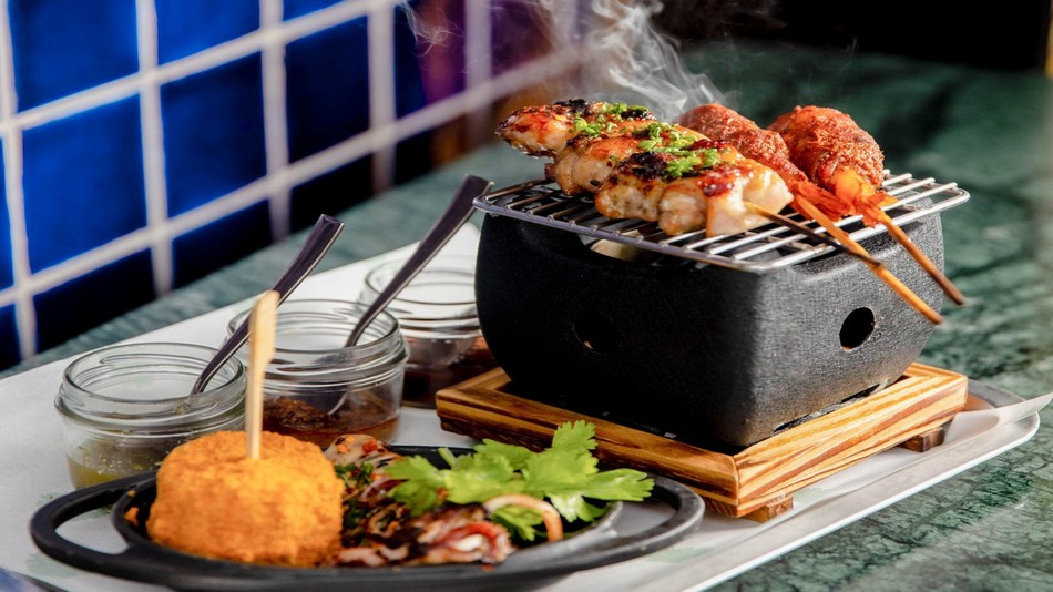 「Bar.Yard」40階に位置するトロピカル・ルーフトップバー