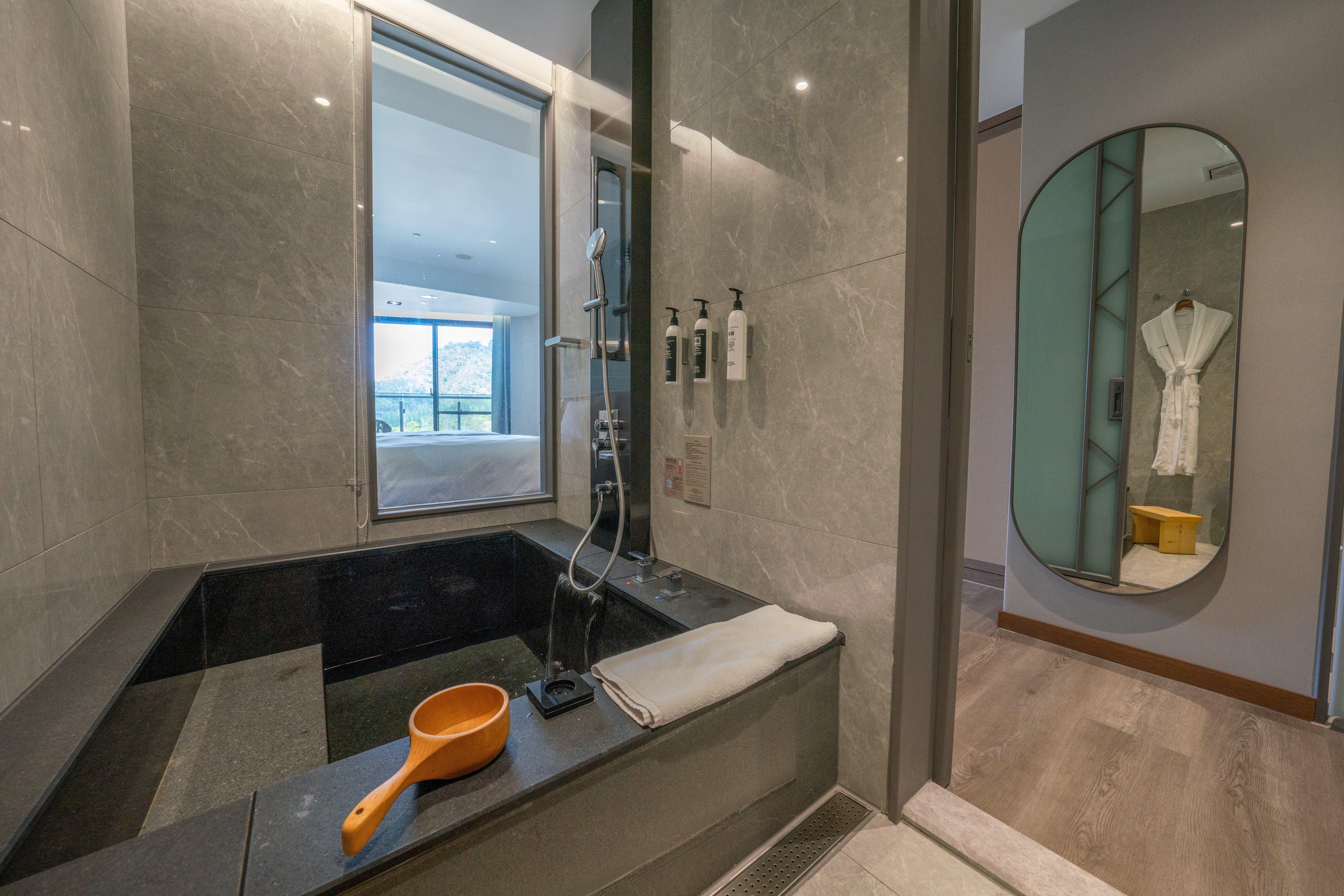 スーペリアツインルーム浴室（温泉風呂）